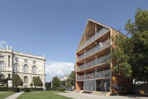 FLEDERHAUS ©mischa erben